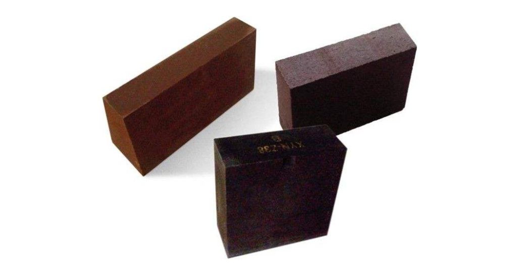 Direct bond magnesia-chrome bricks